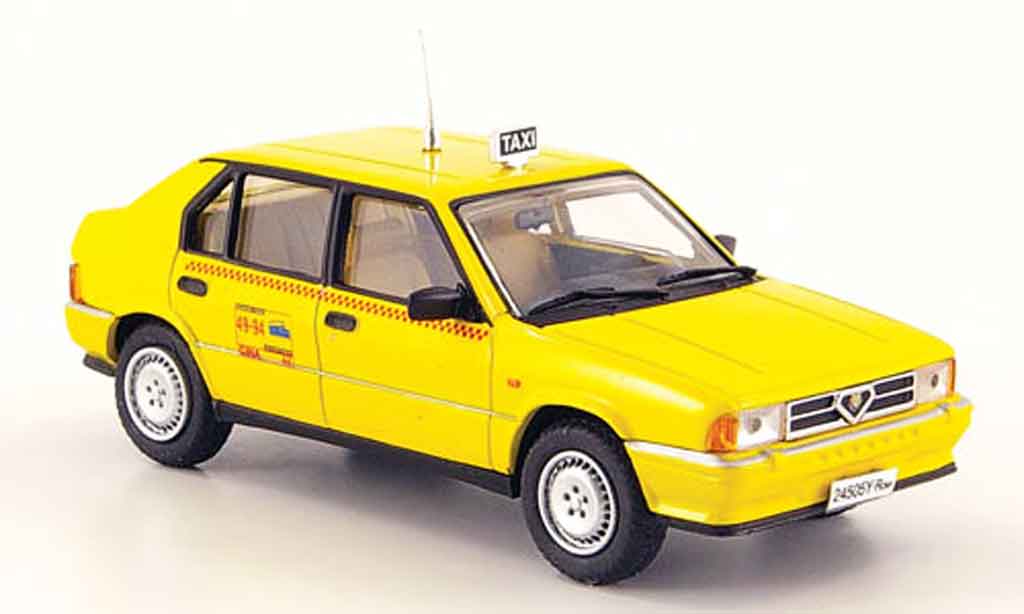 Alfa Romeo 33 1/43 Pego taxi di roma giallo modellino in miniatura