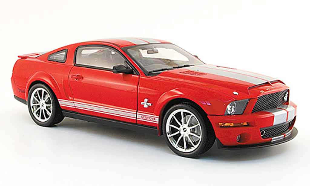 Shelby GT 500 1/18 Shelby Collectibles kr rosso avec bandes grigios 2008 modellino in miniatura