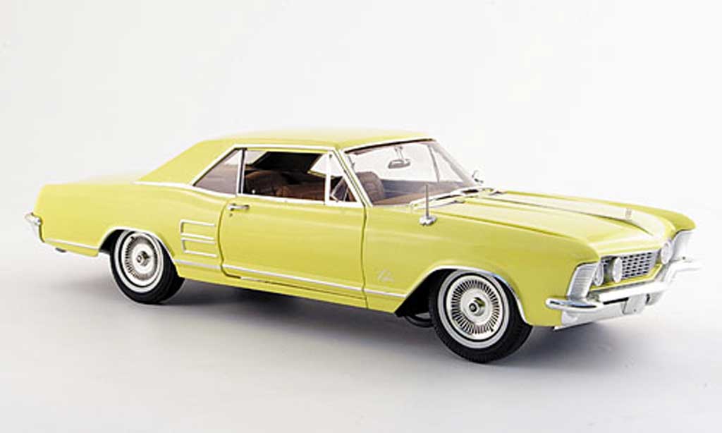 Buick Riviera 1964 1/18 Highway 61 1964 giallo modellino in miniatura
