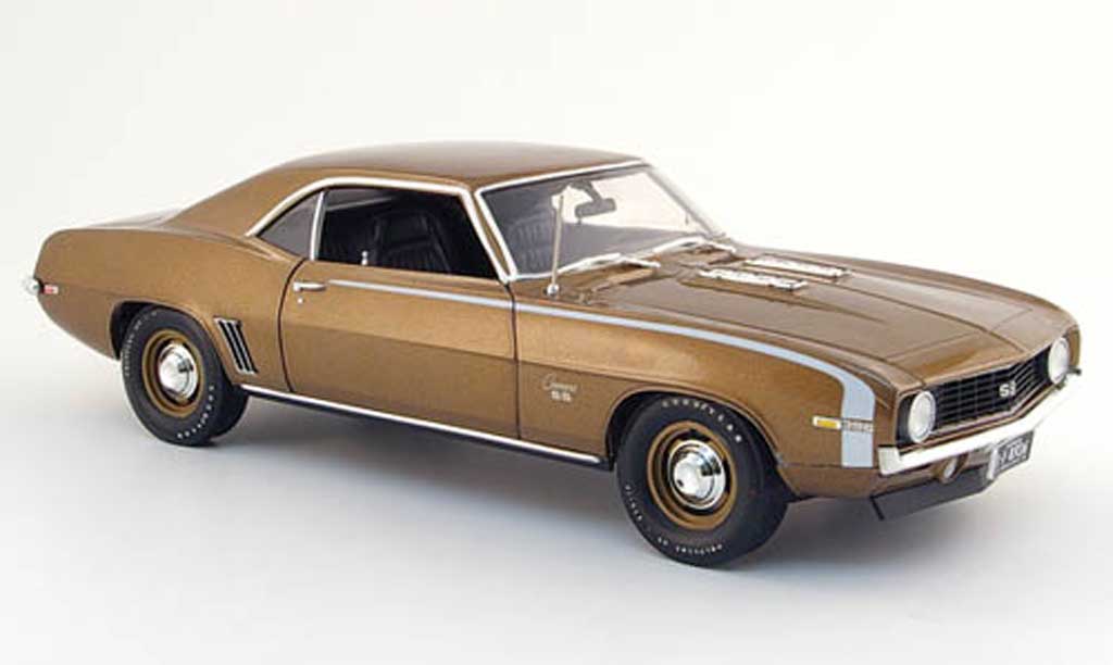 Chevrolet Camaro SS 1/18 Highway 61 SS 396 marroneee 1969 modellino in miniatura