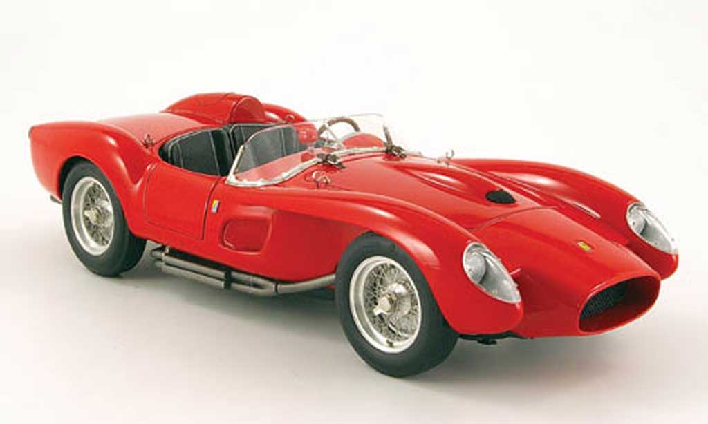 Ferrari 250 TR 1958 1/18 CMC TR 1958 rosso modellino in miniatura