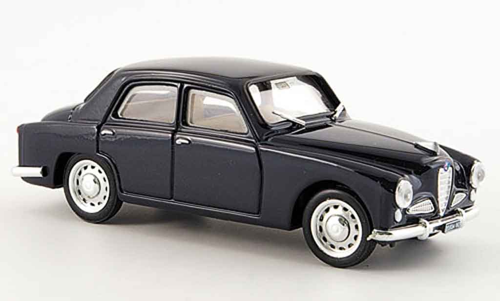 Alfa Romeo 1900 1/43 Brumm berline blu 1950 modellino in miniatura