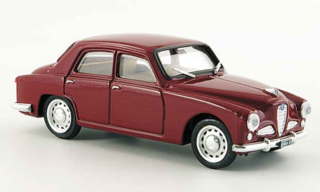Alfa Romeo 1900 1/43 Brumm berline rosso 1950 modellino in miniatura