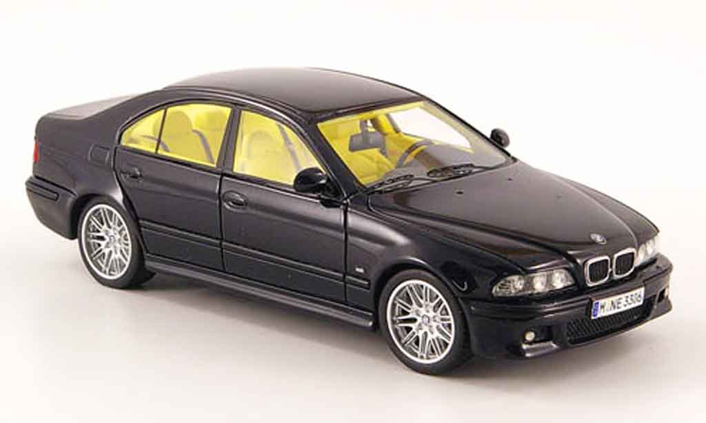 Bmw M5 E39 1/43 Neo E39 nero 2002 modellino in miniatura