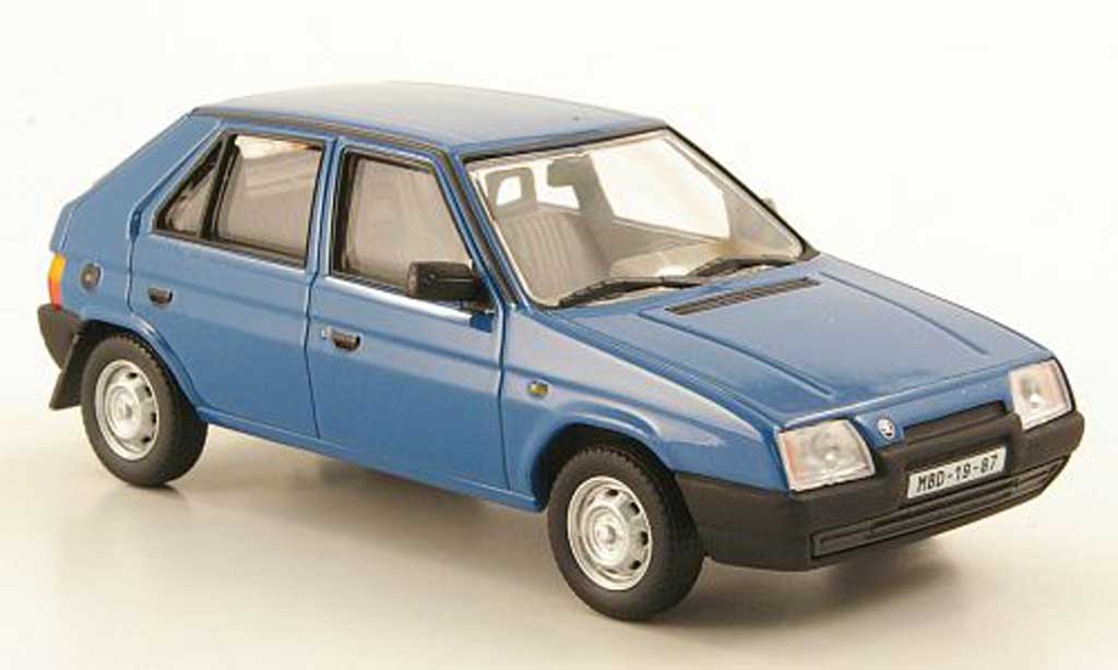 Skoda Favorit 1/43 Abrex 136 L blu 1987 modellino in miniatura