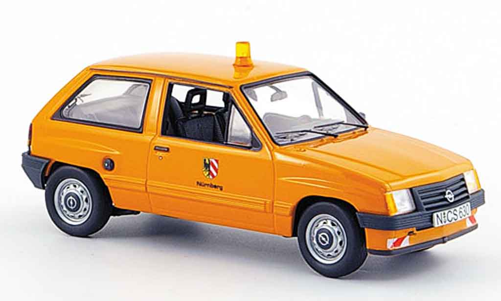 Opel Corsa 1/43 Schuco a stadt nurnberg kommunalorange modellino in miniatura