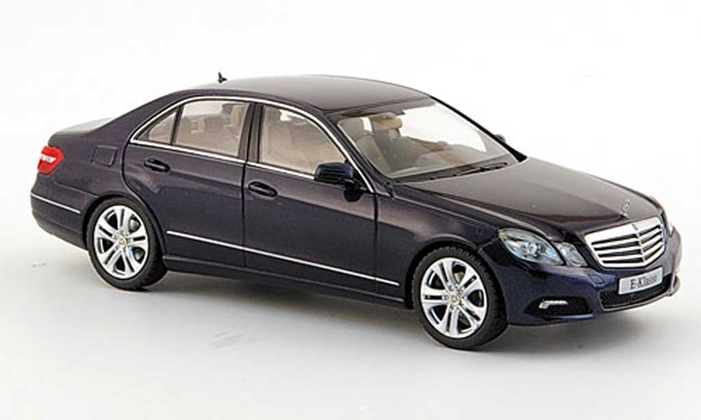 Mercedes Classe E 1/43 Schuco (W212) blu Avantgarde 2009 modellino in miniatura