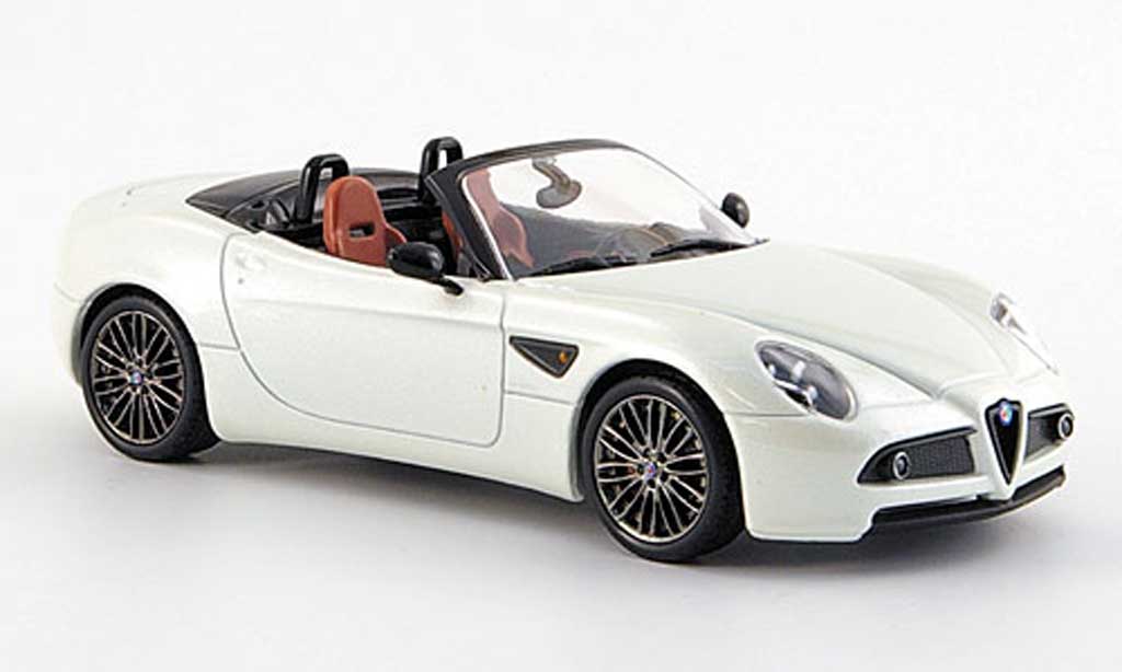 Alfa Romeo 8C Competizione 1/43 M4 Competizione Spyder bianco Ausstellung Genf 2008 modellino in miniatura