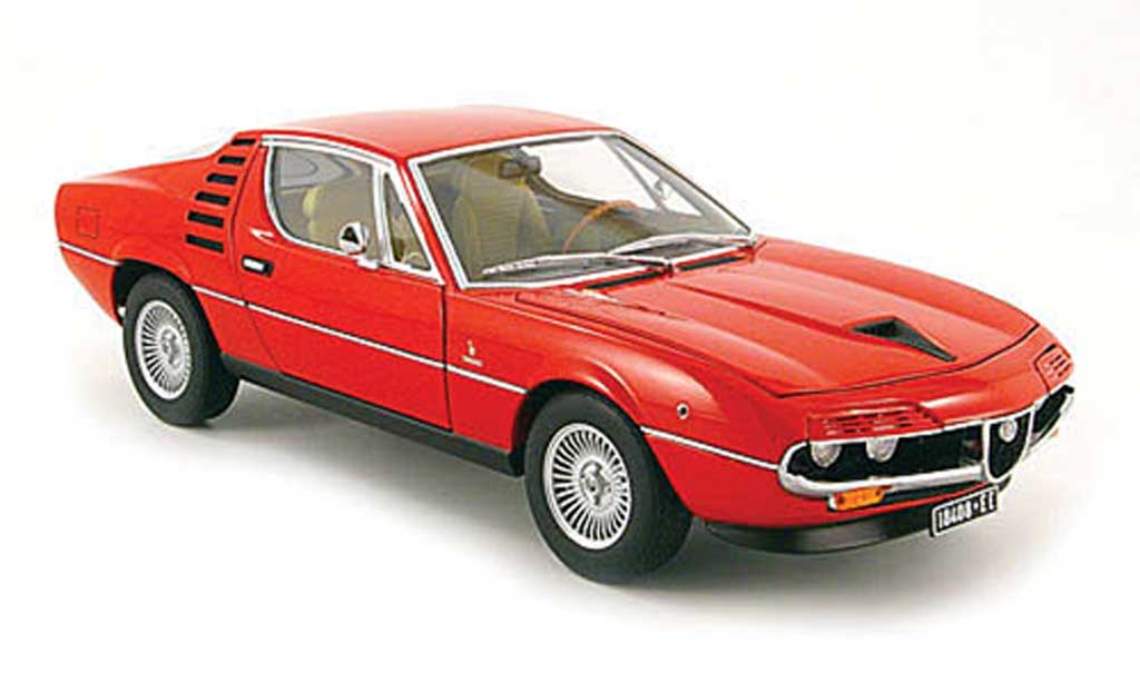 Alfa Romeo Montreal 1/18 Autoart rosso 1970 modellino in miniatura