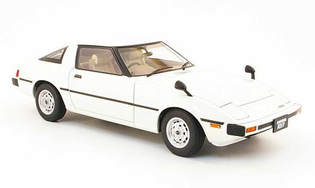 Mazda RX7 1/18 Autoart savanna (sa) bianco 1978 modellino in miniatura