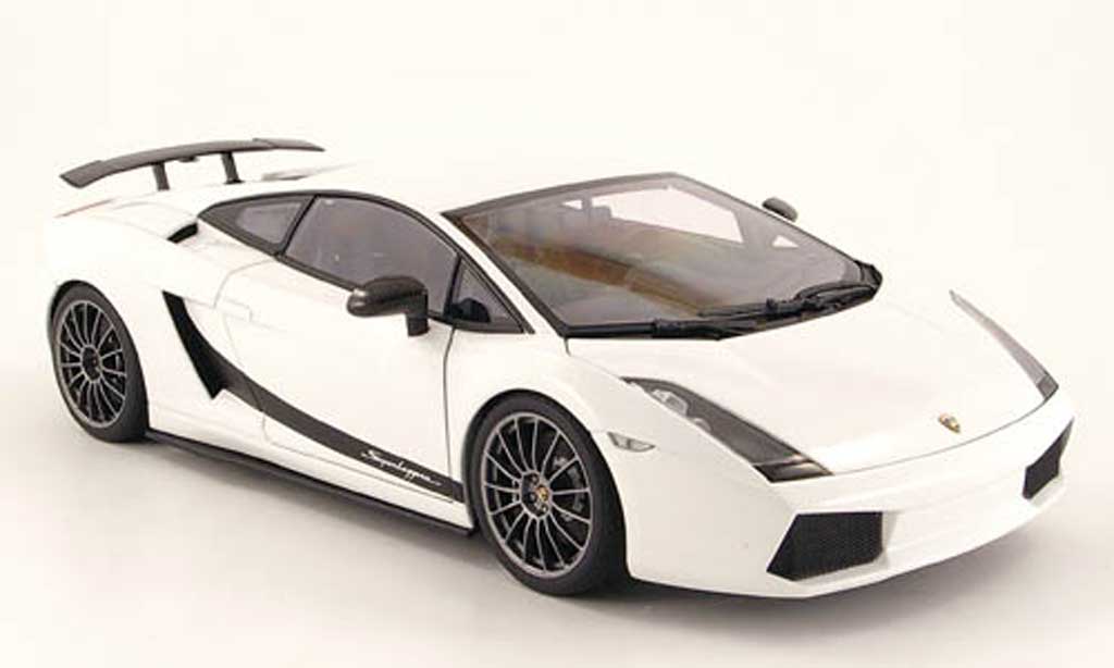 Lamborghini Gallardo Superleggera 1/18 Autoart Superleggera bianco 2007 modellino in miniatura