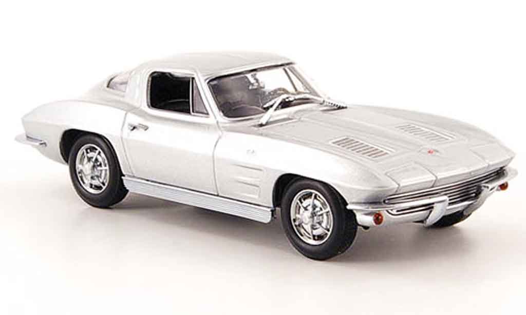Chevrolet Corvette C2 1/43 Minichamps C2 Sport Coupe grigio metallisee 1963 modellino in miniatura