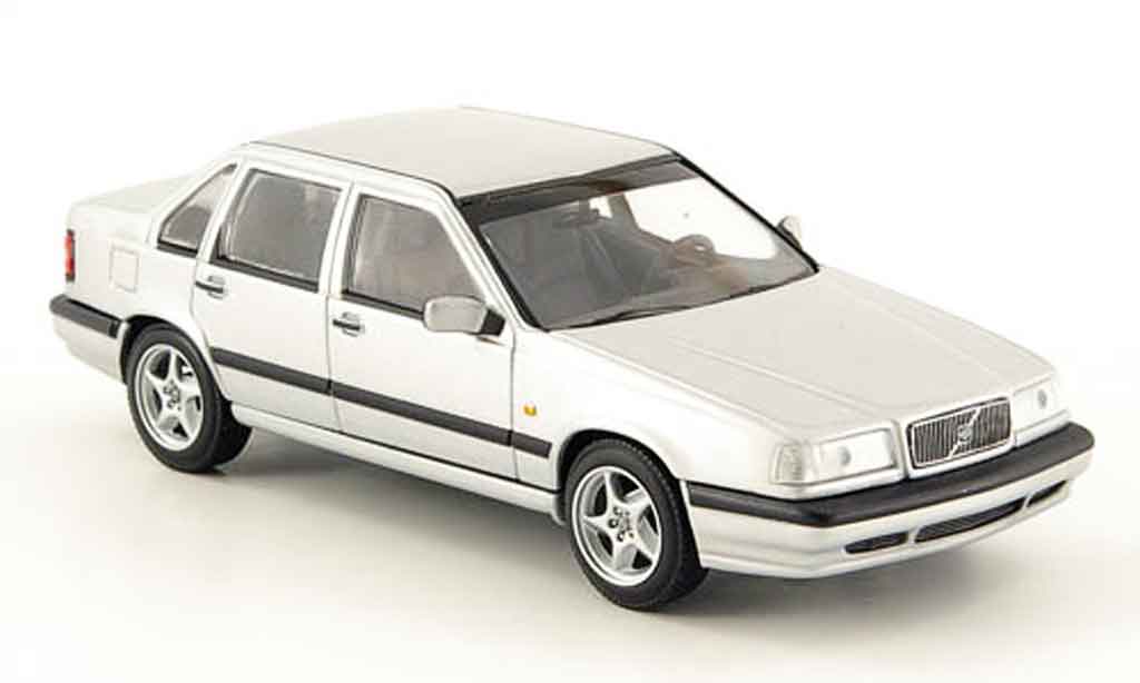 Volvo 850 1/43 Minichamps grigio 1994 modellino in miniatura