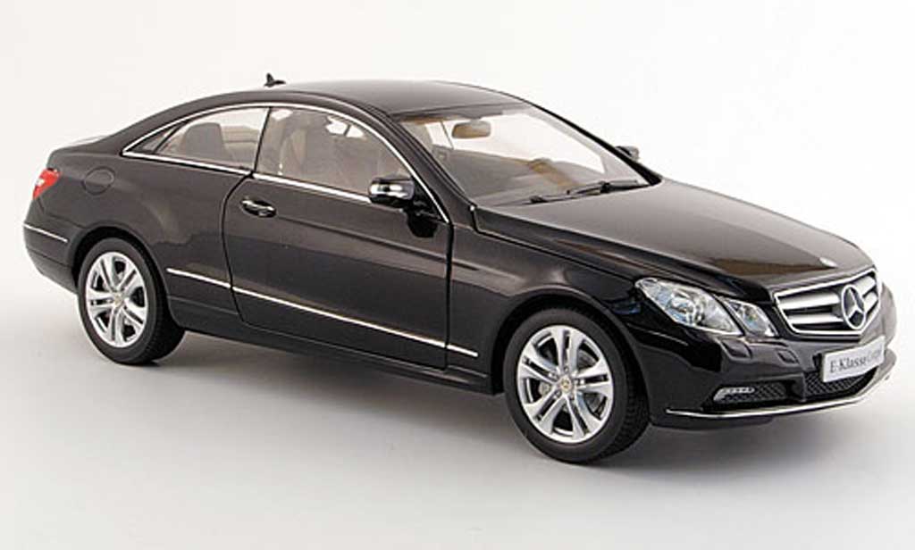Mercedes Classe E 1/18 Norev coupe (c 207) nero 2009 modellino in miniatura
