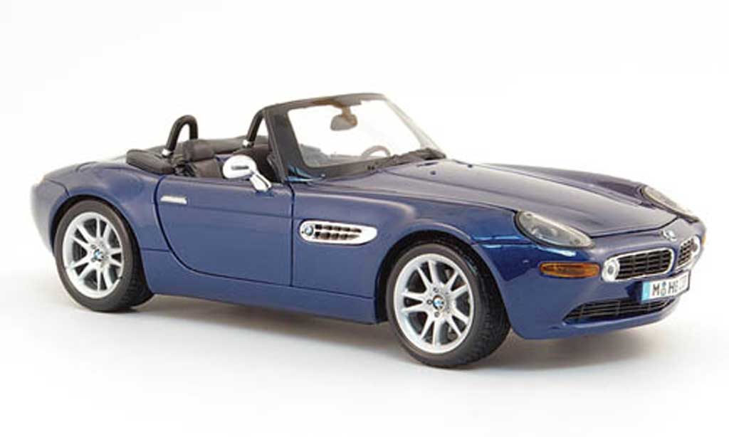 Bmw Z8 1/18 Maisto blu avec licht und sound modellino in miniatura