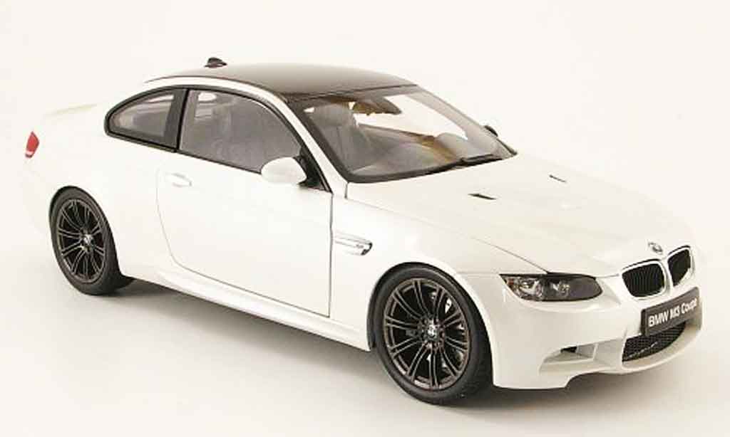Bmw M3 E92 1/18 Kyosho E92 coupe bianco modellino in miniatura