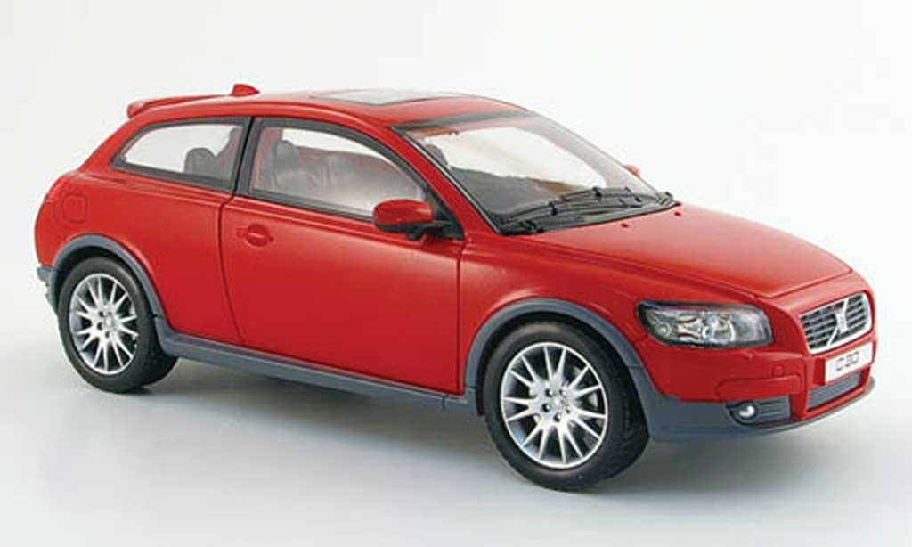 Volvo C30 1/18 Powco rosso 2006 modellino in miniatura