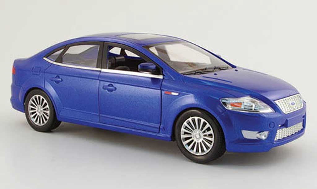 Ford Mondeo 1/18 Powco blu 2006 modellino in miniatura