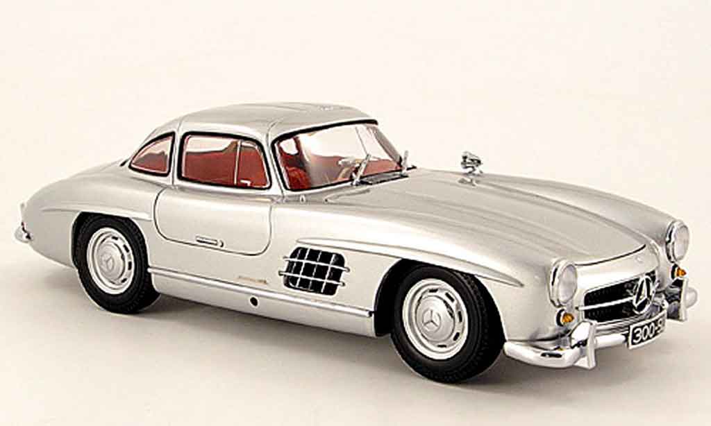 Mercedes 300 SL 1/18 Minichamps SL grigio 1954 modellino in miniatura