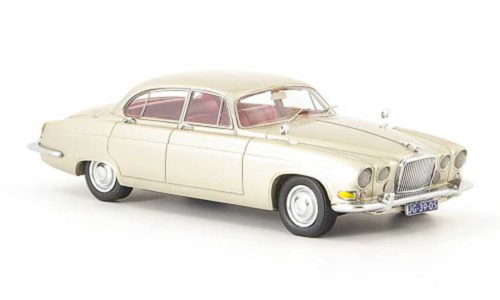 Jaguar MK 10 1/43 Neo 10 beige 1967 modellino in miniatura
