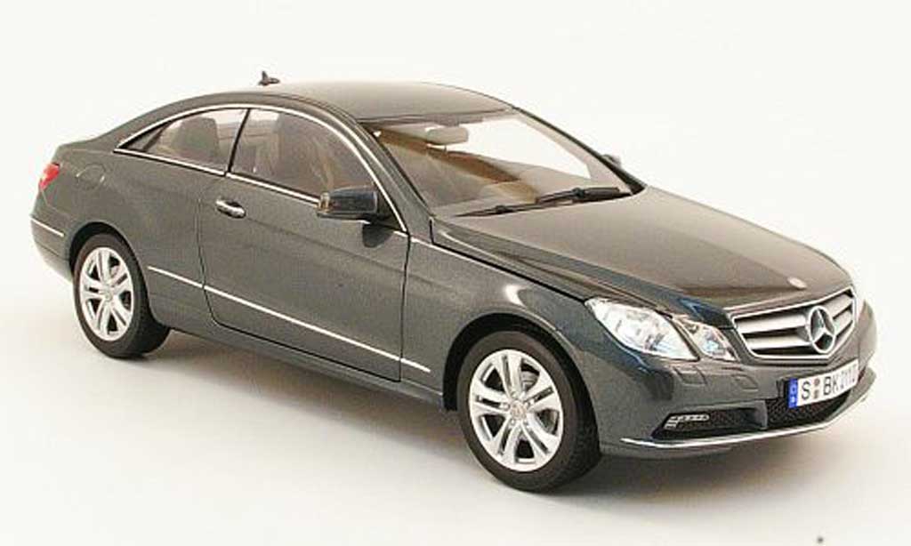 Mercedes Classe E 1/18 Norev e 500 coupe grigio 2009 modellino in miniatura