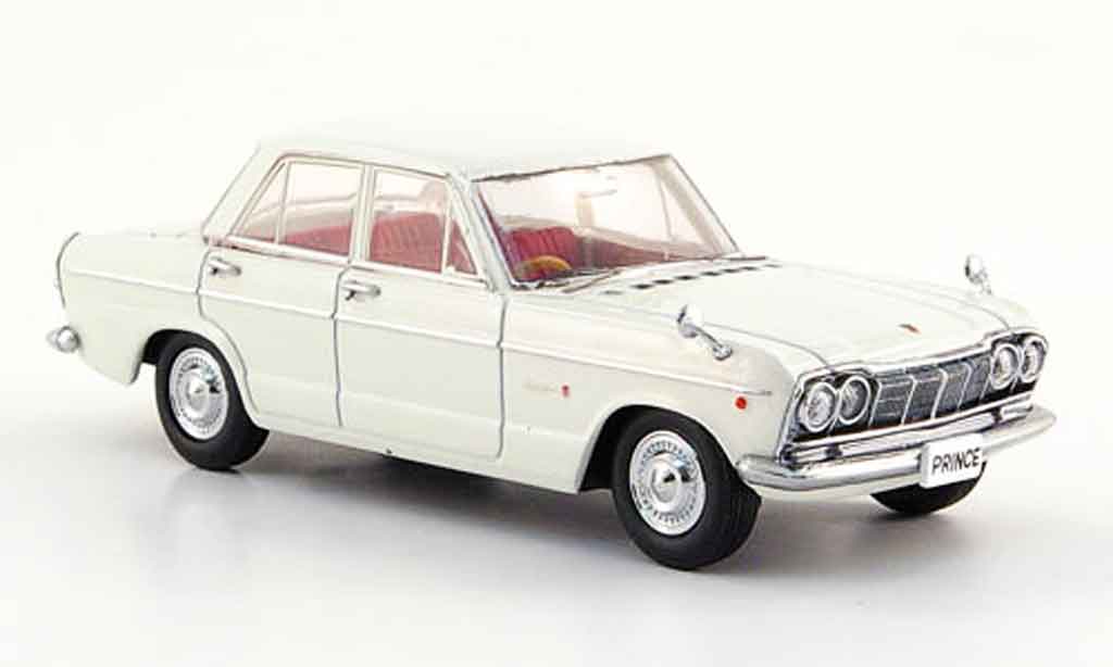 Nissan Skyline Prince 1/43 Ebbro Prince 2000 GTB bianco 1965 modellino in miniatura