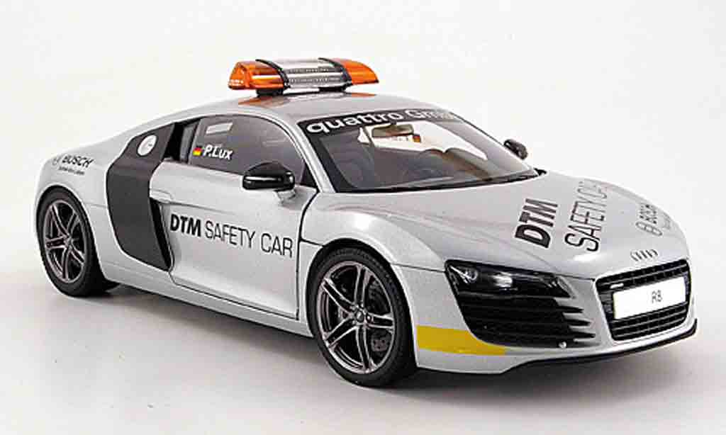 Audi R8 4.2. FSI 1/18 Kyosho 4.2. FSI (v 8) dtm safety car 2008 modellino in miniatura