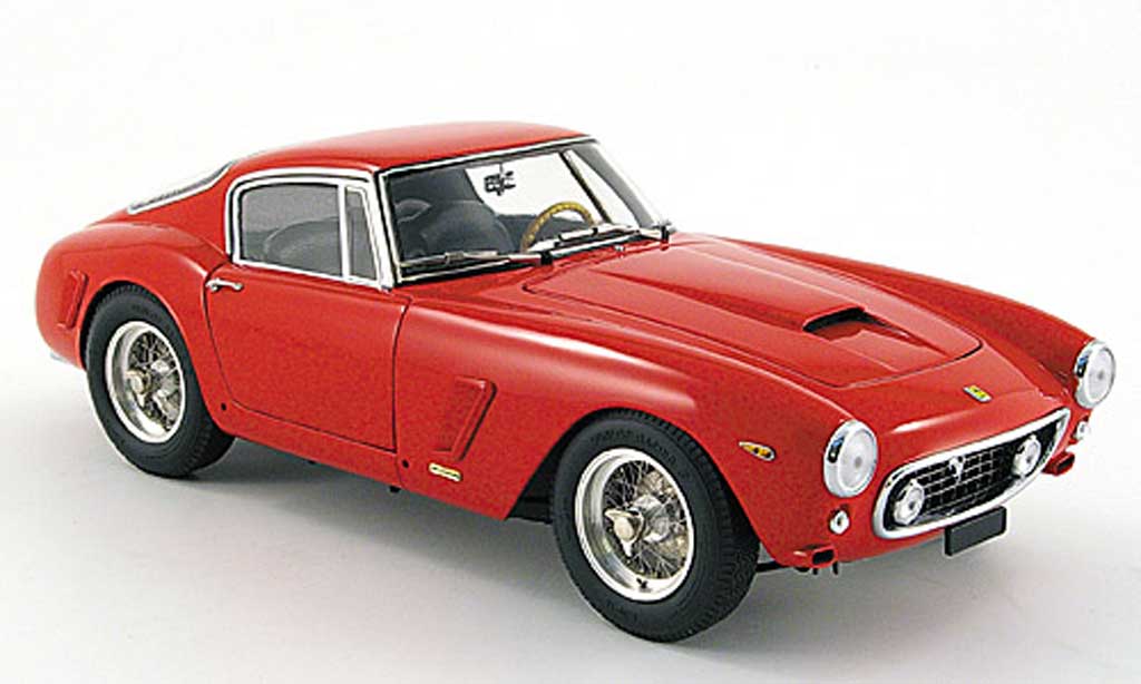 Ferrari 250 GT 1961 1/18 CMC GT 1961 swb competizione rosso modellino in miniatura