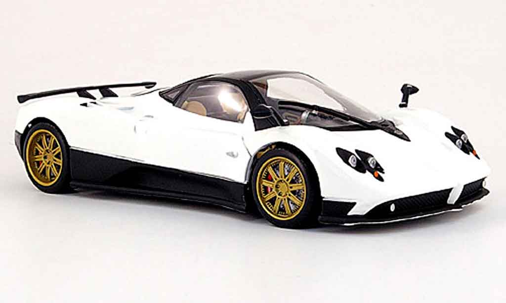 Pagani Zonda F 1/18 Mondo Motors F bianco modellino in miniatura