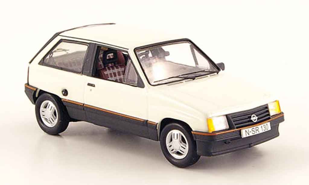 Opel Corsa 1/43 Schuco a 1.3 sr bianco modellino in miniatura