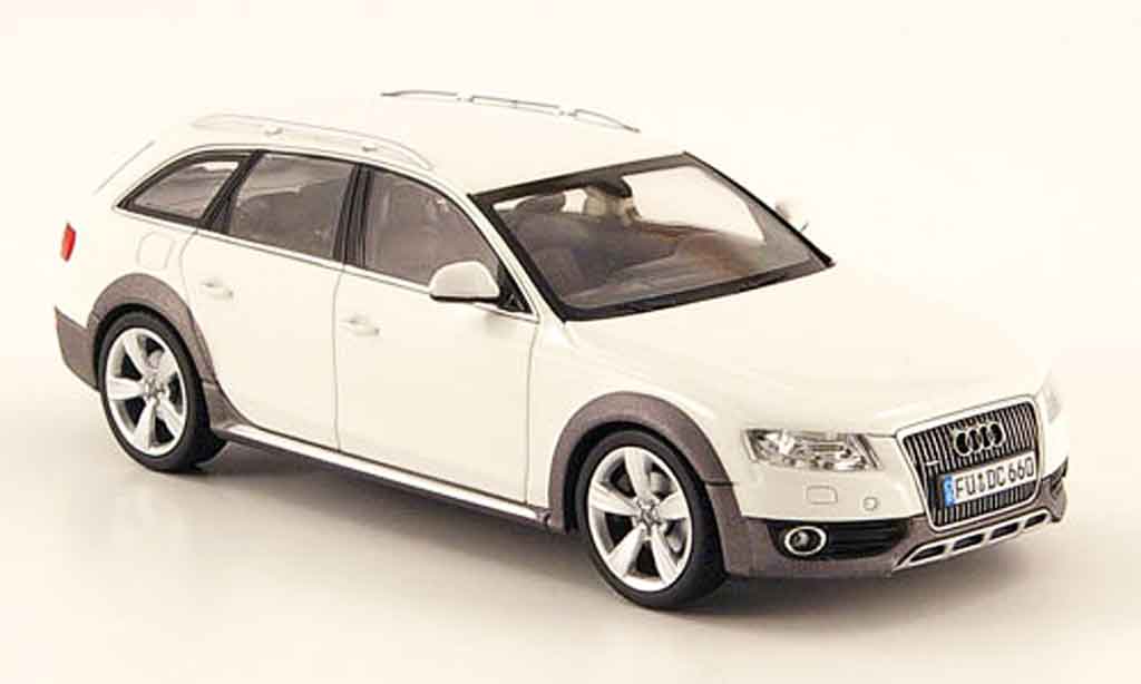 Audi A4 1/43 Schuco Allroad bianco 2009 modellino in miniatura