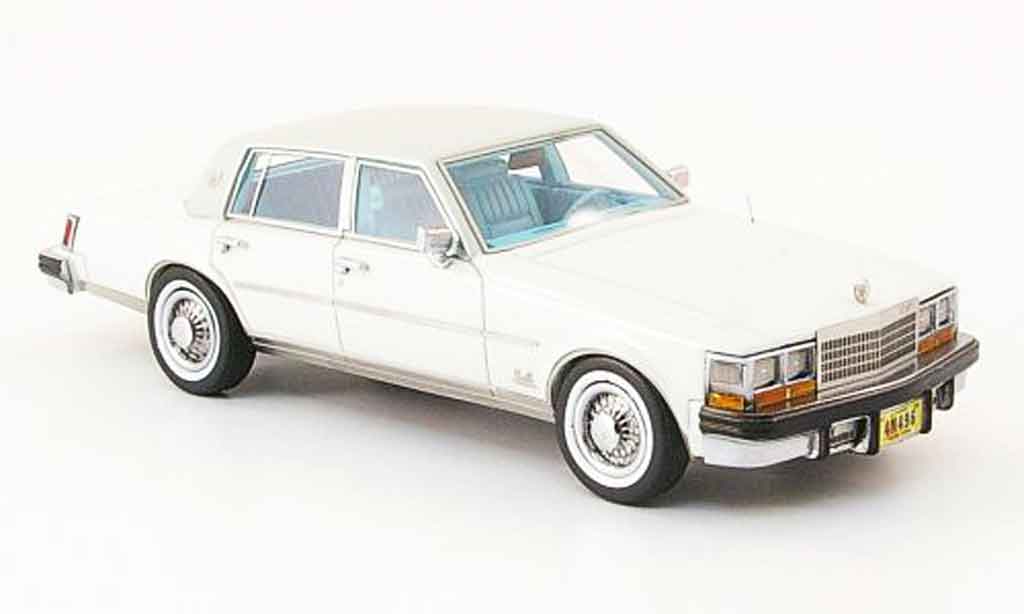 Cadillac Seville 1978 1/43 Neo 1978 MK I Elegante bianco grigio modellino in miniatura