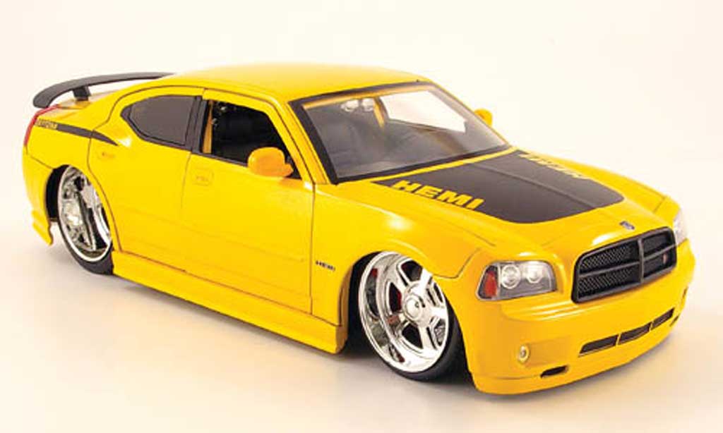 Dodge Charger Daytona 1/18 Jada Toys Daytona r t daytona giallo nero 2006 modellino in miniatura