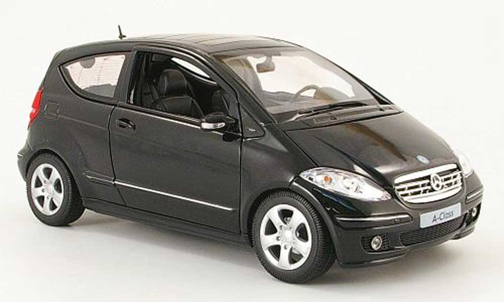 Mercedes Classe A 1/18 Welly 200 nero 3 portes modellino in miniatura
