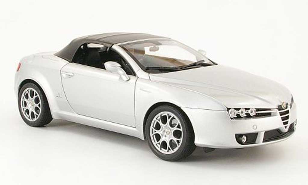 Alfa Romeo Spider 1/18 Welly grigio capote modellino in miniatura