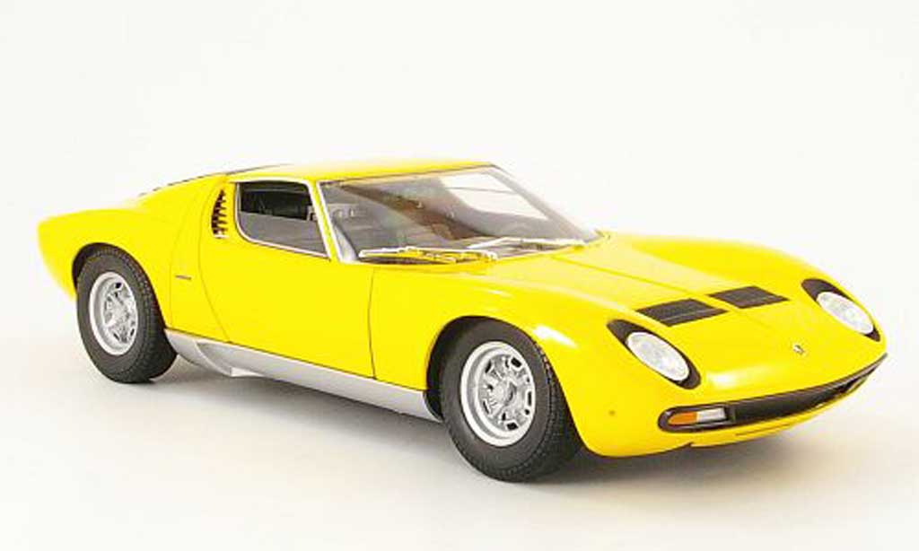 Lamborghini Miura SV 1/18 Welly SV giallo 1971 modellino in miniatura