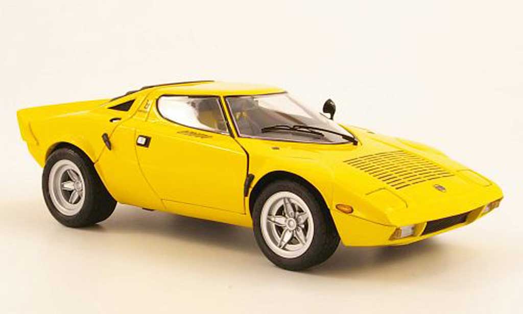 Lancia Stratos HF 1/18 Kyosho HF Wide Wheel giallo modellino in miniatura