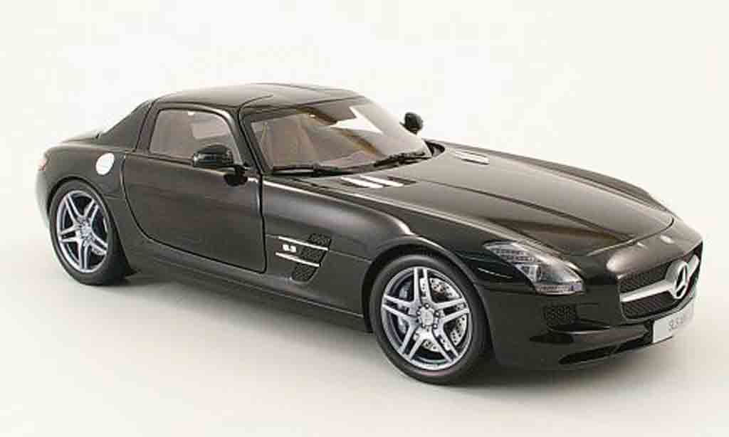 Mercedes SLS 1/18 Minichamps coupe amg (c197) noir 2010 modellino in miniatura