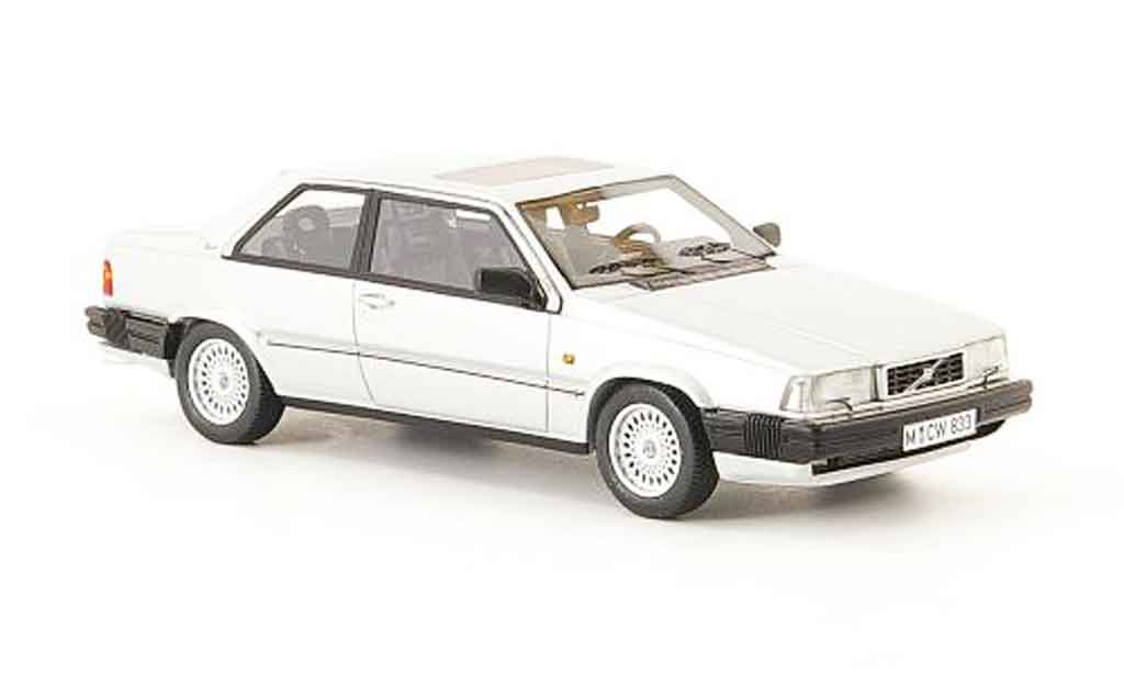 Volvo 780 1/43 Neo Bertone grigio modellino in miniatura