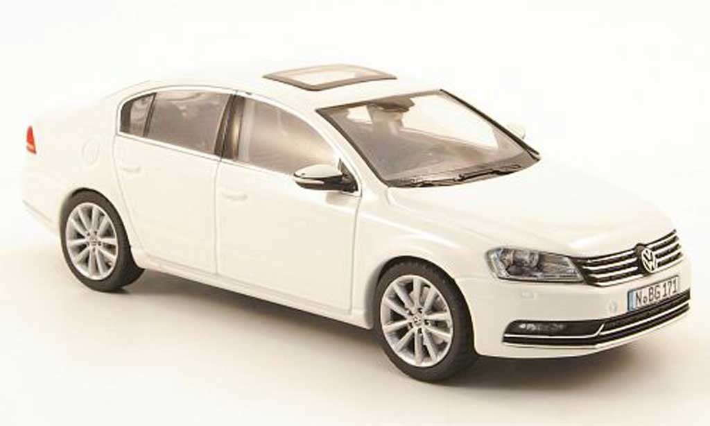 Volkswagen Passat 1/43 Schuco bianco 2011 modellino in miniatura