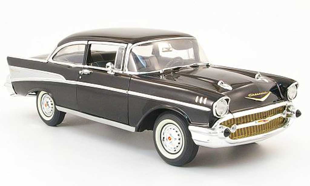 Chevrolet Bel Air 1957 1/18 Highway 61 1957 Sedan nero 2-portes modellino in miniatura