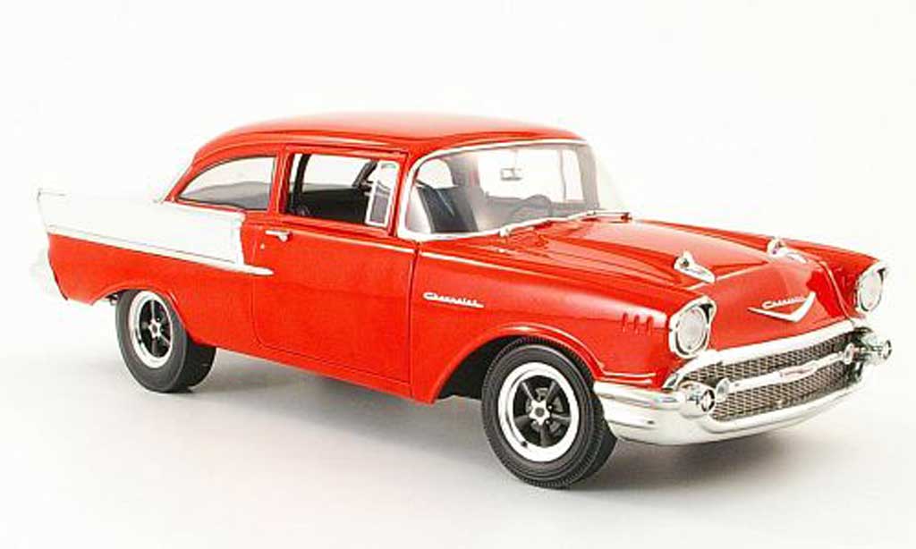 Chevrolet Bel Air 1957 1/18 Highway 61 1957 150 utility sedan rosso/cremebianco modellino in miniatura