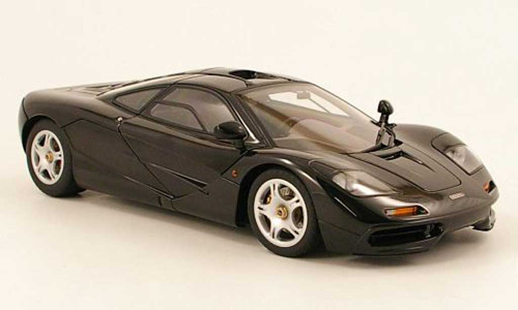 McLaren F1 1/18 Autoart nero 1994 modellino in miniatura