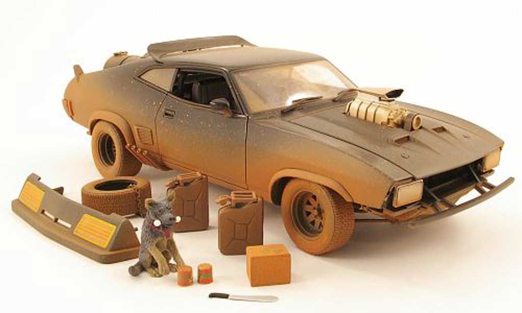 Mad Max ROAD WARRIOR INTERCEPTOR 1/18 Autoart MAD MAX falcon xb gt interceptor nero/verdreckt 1973 mad max 2 ultimate edition modellino in miniatura