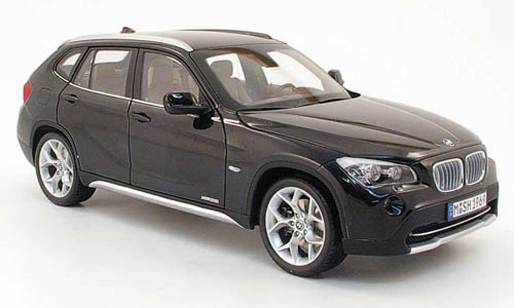 Bmw X1 1/18 Kyosho xDrive 28i nero modellino in miniatura