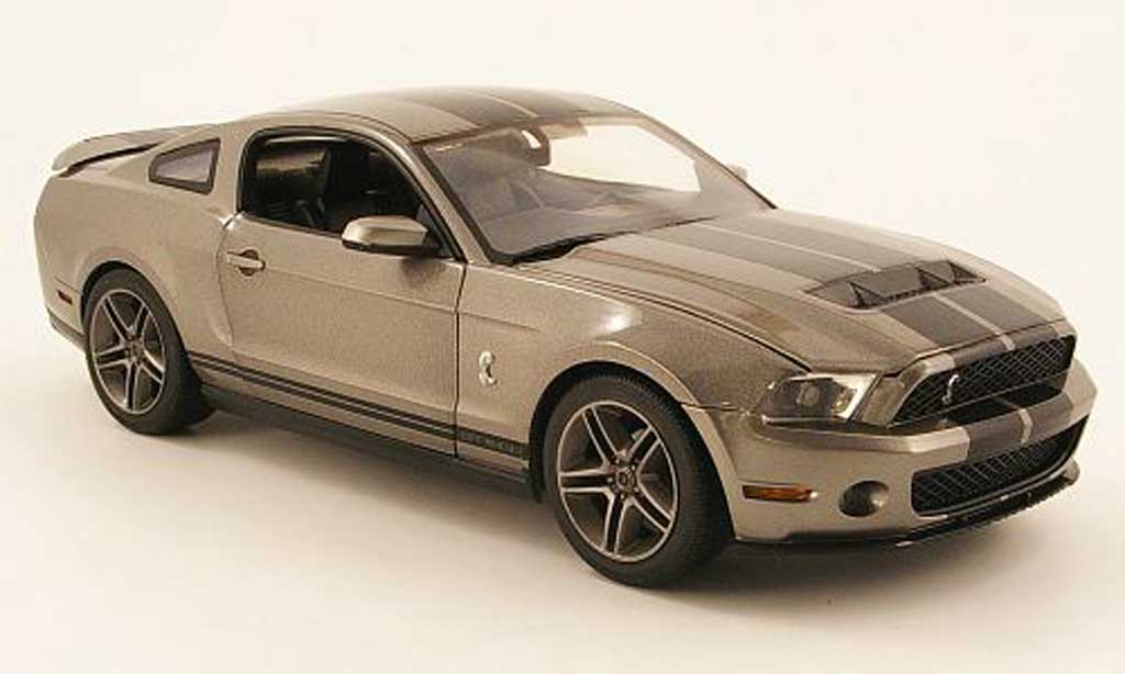 Shelby GT 500 1/18 Greenlight grigio avec bandes neros 2010 modellino in miniatura