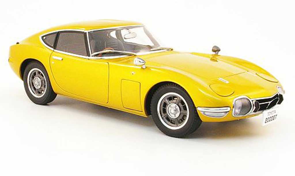 Toyota 2000 GT 1967 1/18 Autoart 1967 coupe gold modellino in miniatura