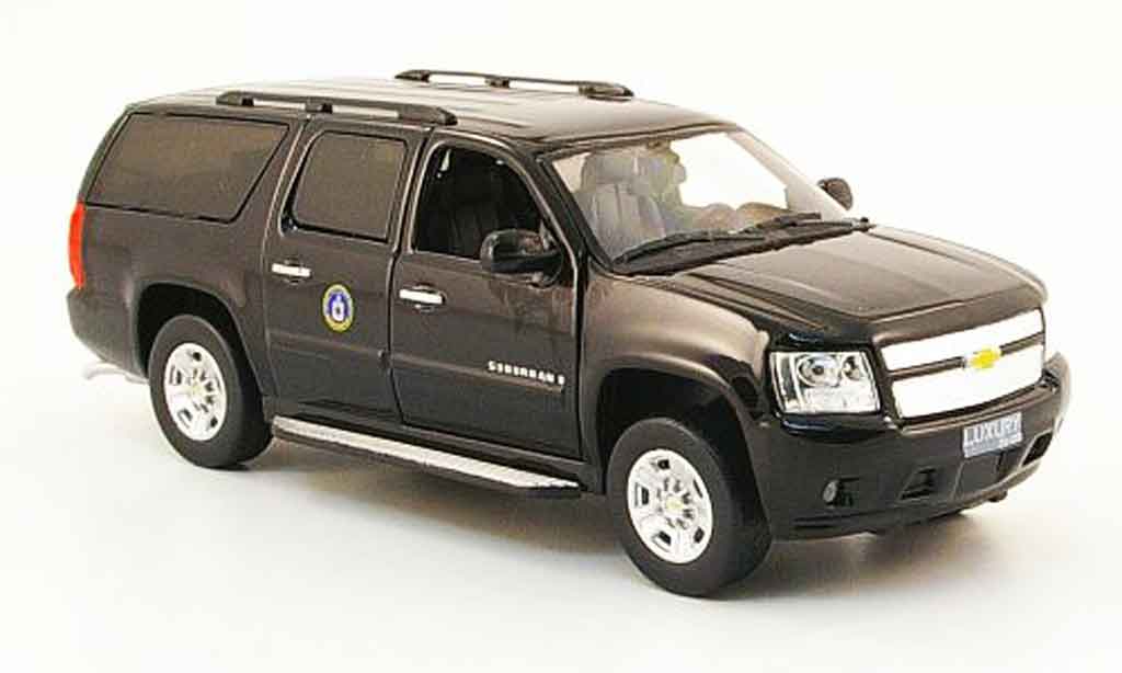 Chevrolet Suburban 1/43 Luxury Die Cast CIA 2009 2010 modellino in miniatura