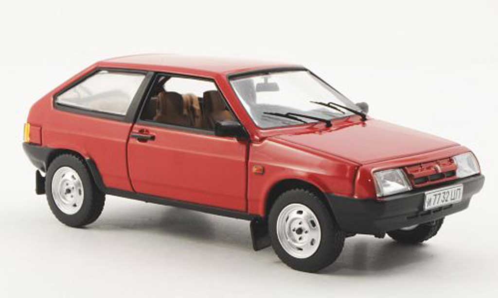 Lada Samara 1/43 IST Models (VAZ2108) rosso 1986 modellino in miniatura