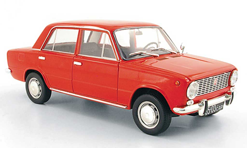 Lada 1200 1/18 IST Models rosso 1971 modellino in miniatura